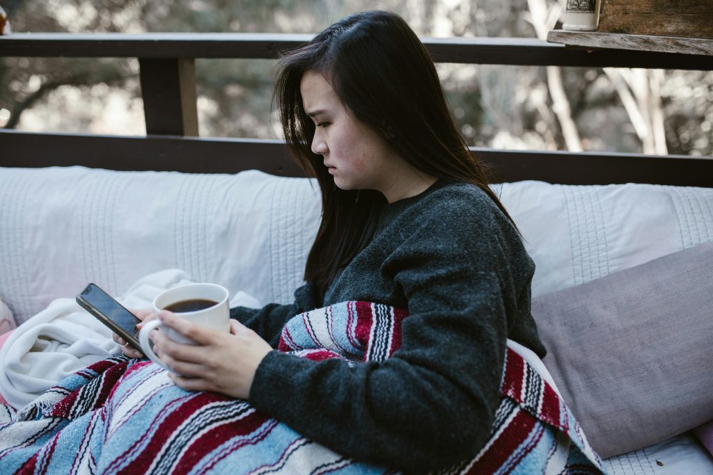 Reflecție despre motivele pentru care oamenii amână să meargă la psiholog și își minimalizează anxietatea
