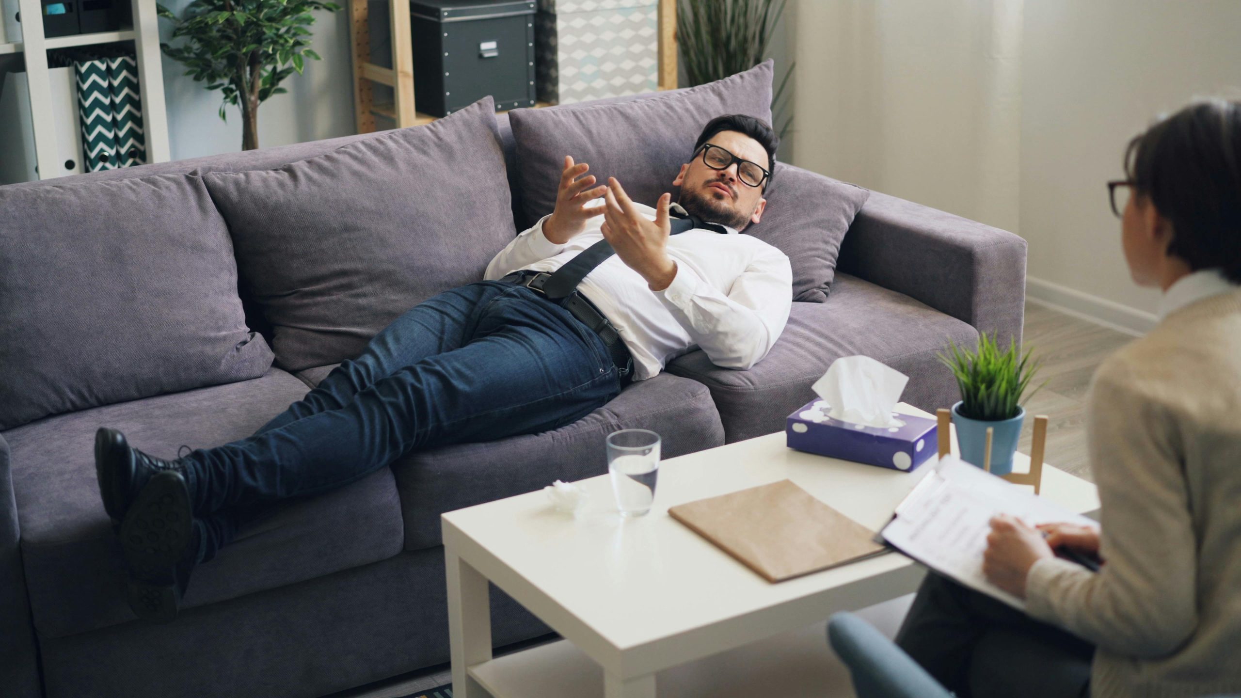 Sprijin emoțional și psihoterapie pentru depresie, inclusiv prin terapie online